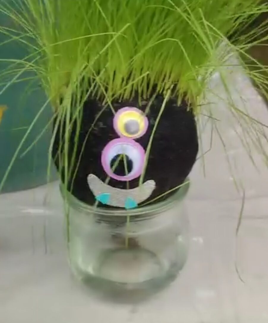 Atelier tête à gazon à la Super Ferme