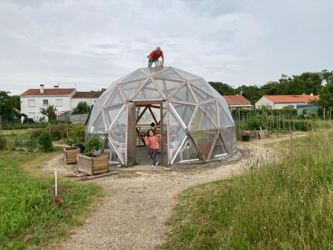 Construire une LASAGNE EN PERMACULTURE aux jardins des Trois Hiboux !